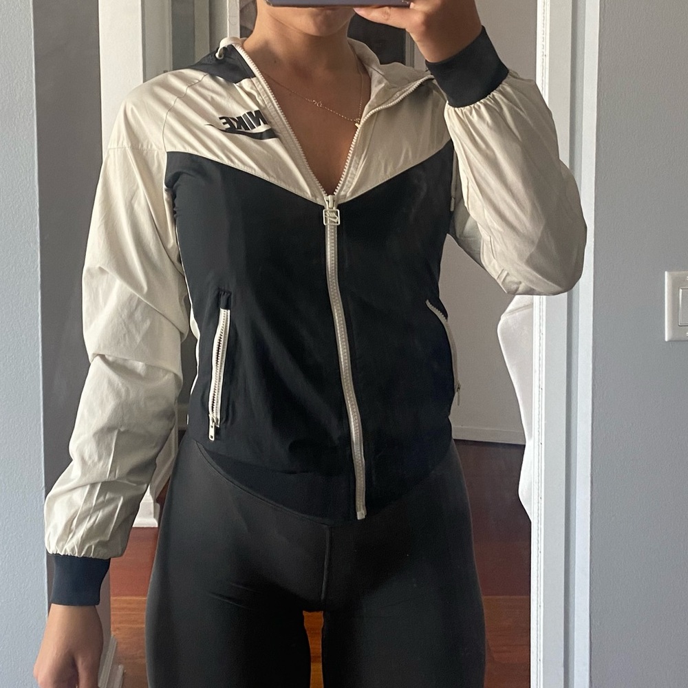 Nike womens full zip light weight jacket